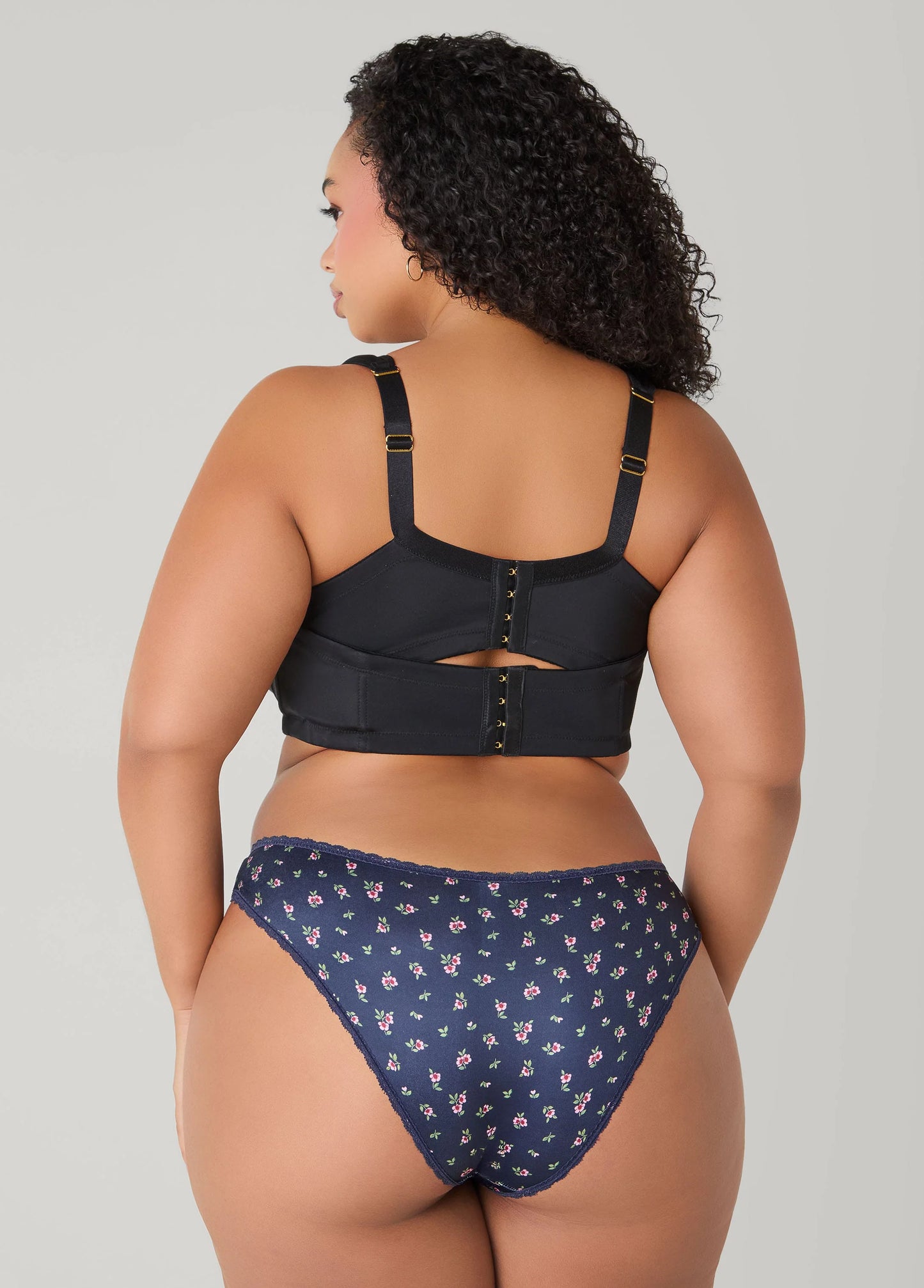 Lace Trimmed 3 Pack Bikini Panties