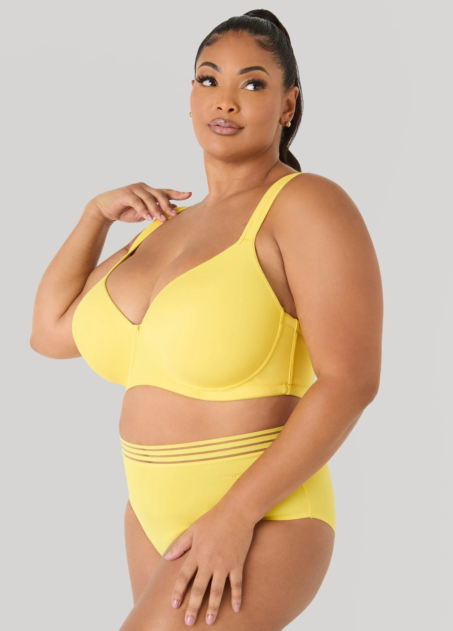 Plunge Smoothing Butterfly Bra