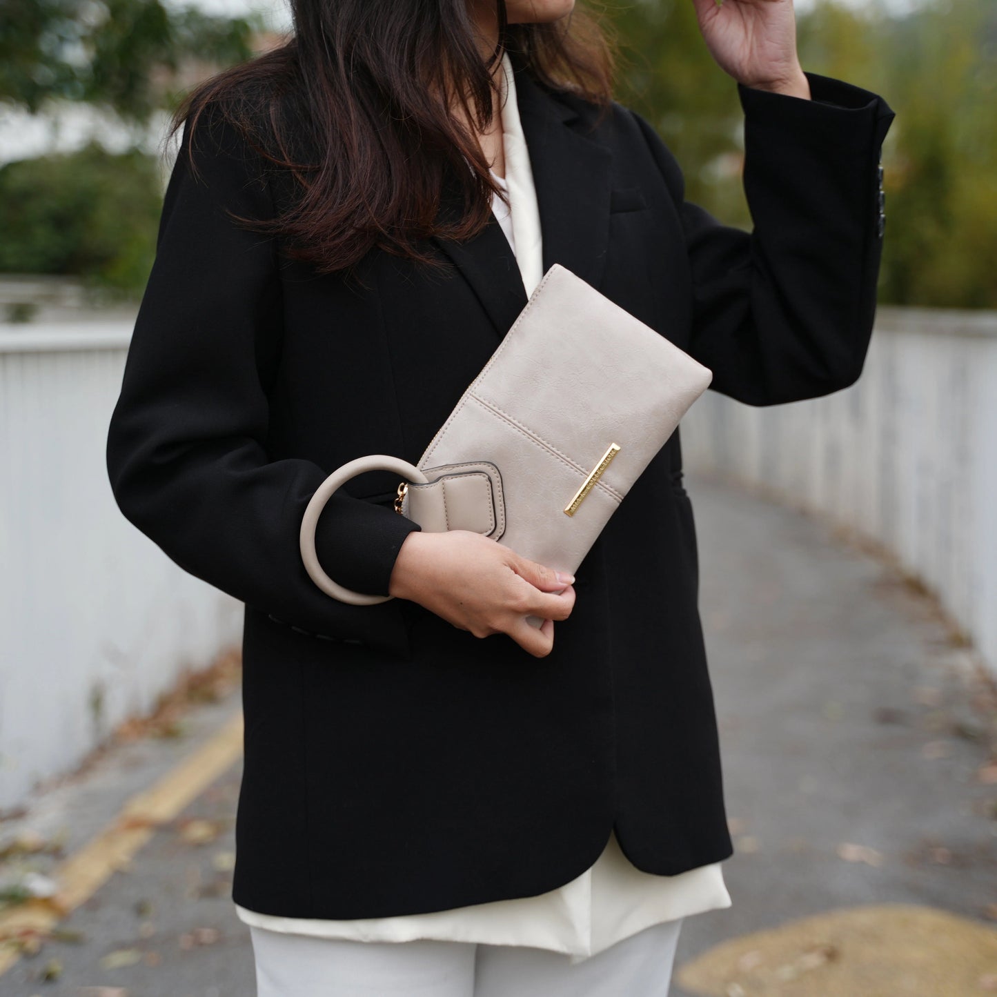 Simone Textured Wristlet