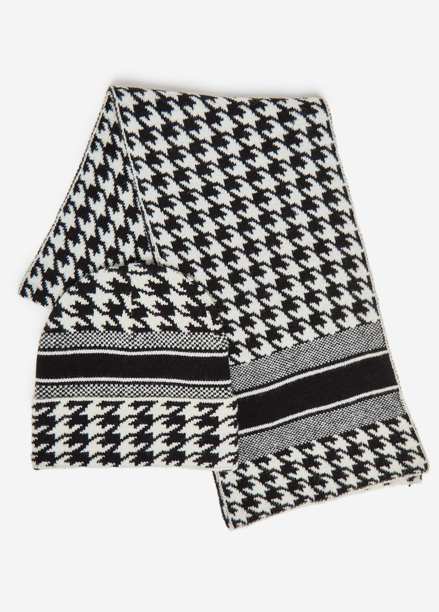 Houndstooth Hat And Scarf Gift Set